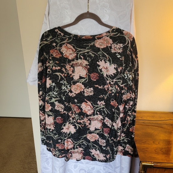 BUY 3, get 1 FREE (SEE DETAILS), Brand Well Worn Sweater - (314) - Picture 4 of 5